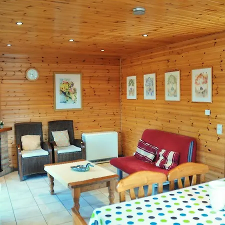 Les Rochettes Pluton 4 * לה רושה - אן - ארדן